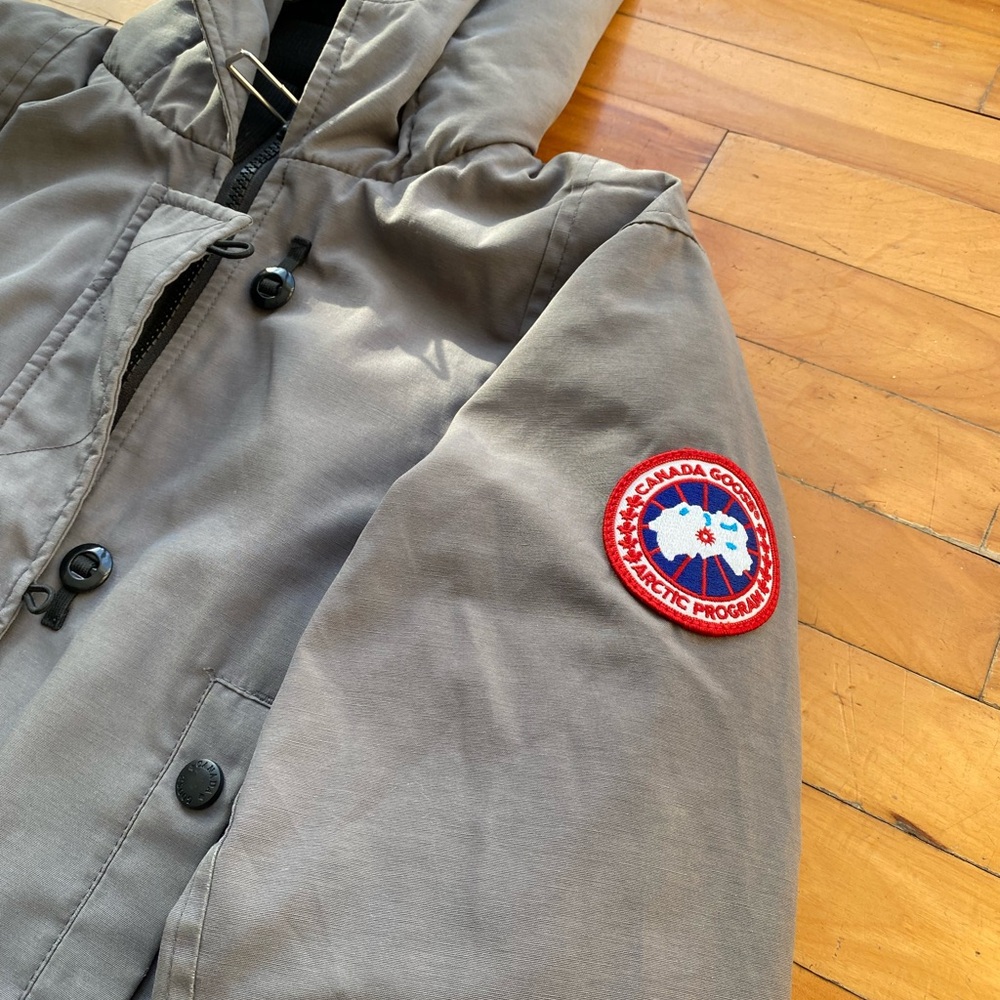 Grey Canada Goose Jacket - Picture 3 of 13